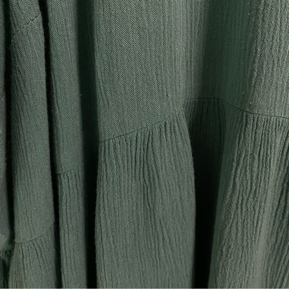 Torrid 5 Green Sleeveless Top - Picture 5 of 9